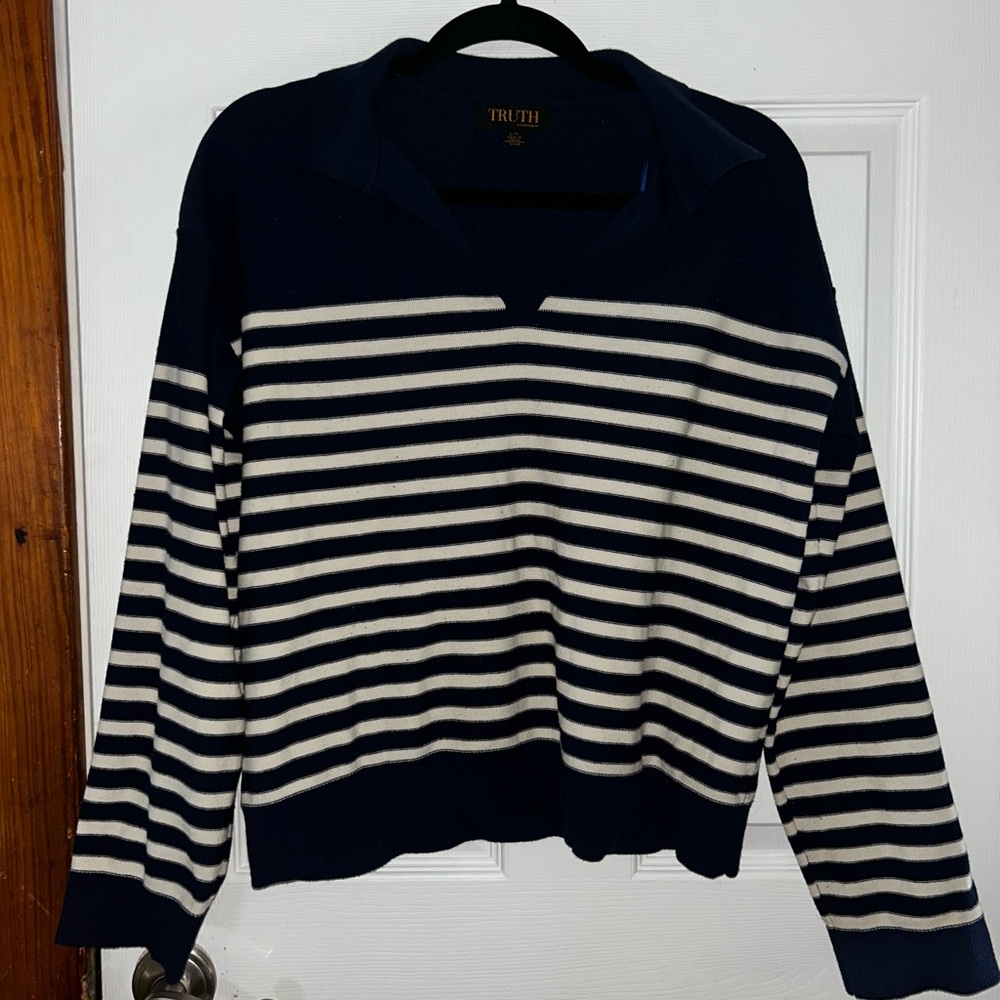 Truth Blue Women’s Collared Long Sleeve Sweater Large